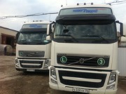 Контейнеровозы Schmitz рассчитаны на транспортировку как среднетоннажных контейнеров (20-ти, 30-ти футовых контейнеров ISO), так и крупнотоннажных 40 и 45-ти футовых, в том числе High Cube.